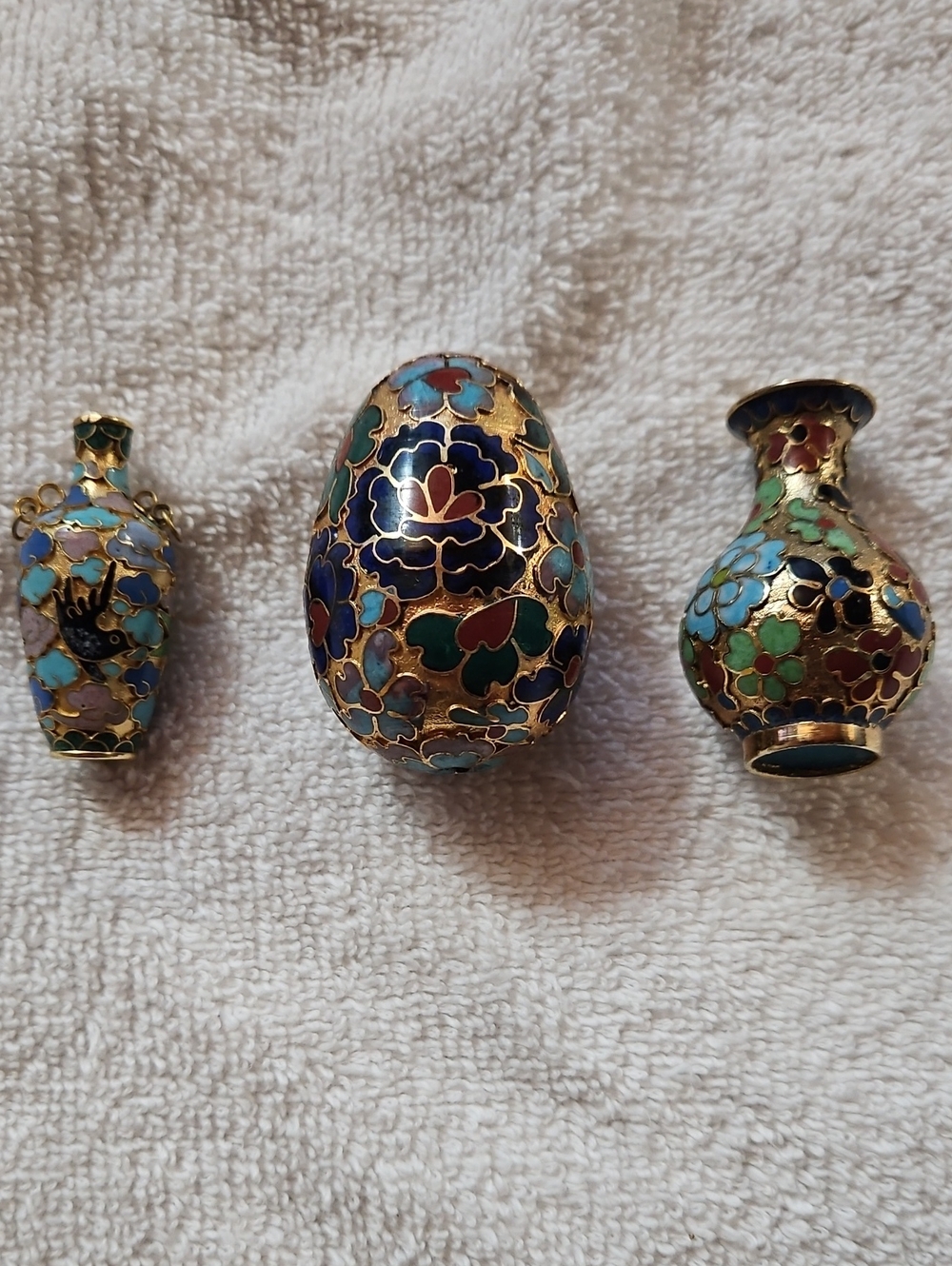 Vintage Miniature Chinese Cloisonné Set - 2 Bud Vases & 1 Decorative Egg